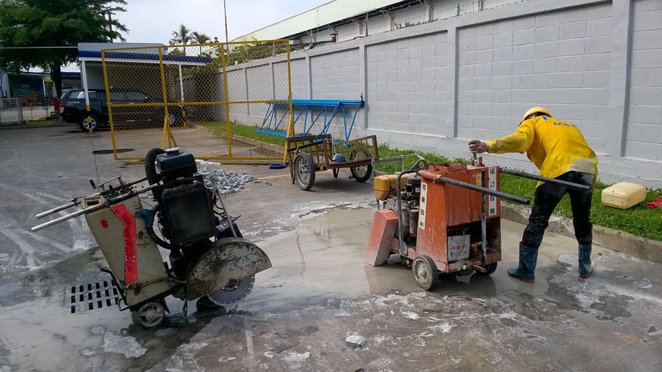 khoan cắt đục phá bê tông bình dương giá tốt 0906277559